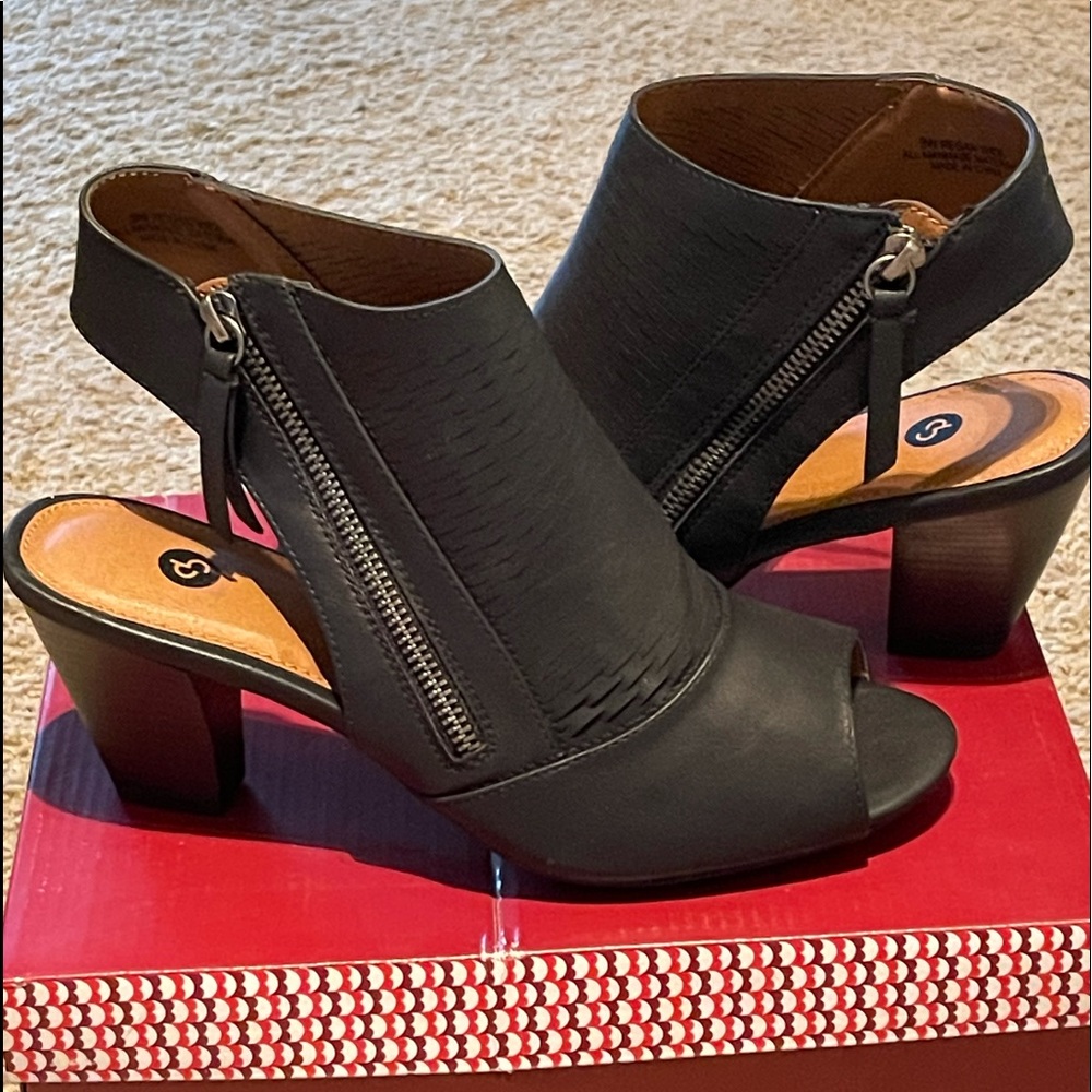 Dress barn black heeled sandal/shoes